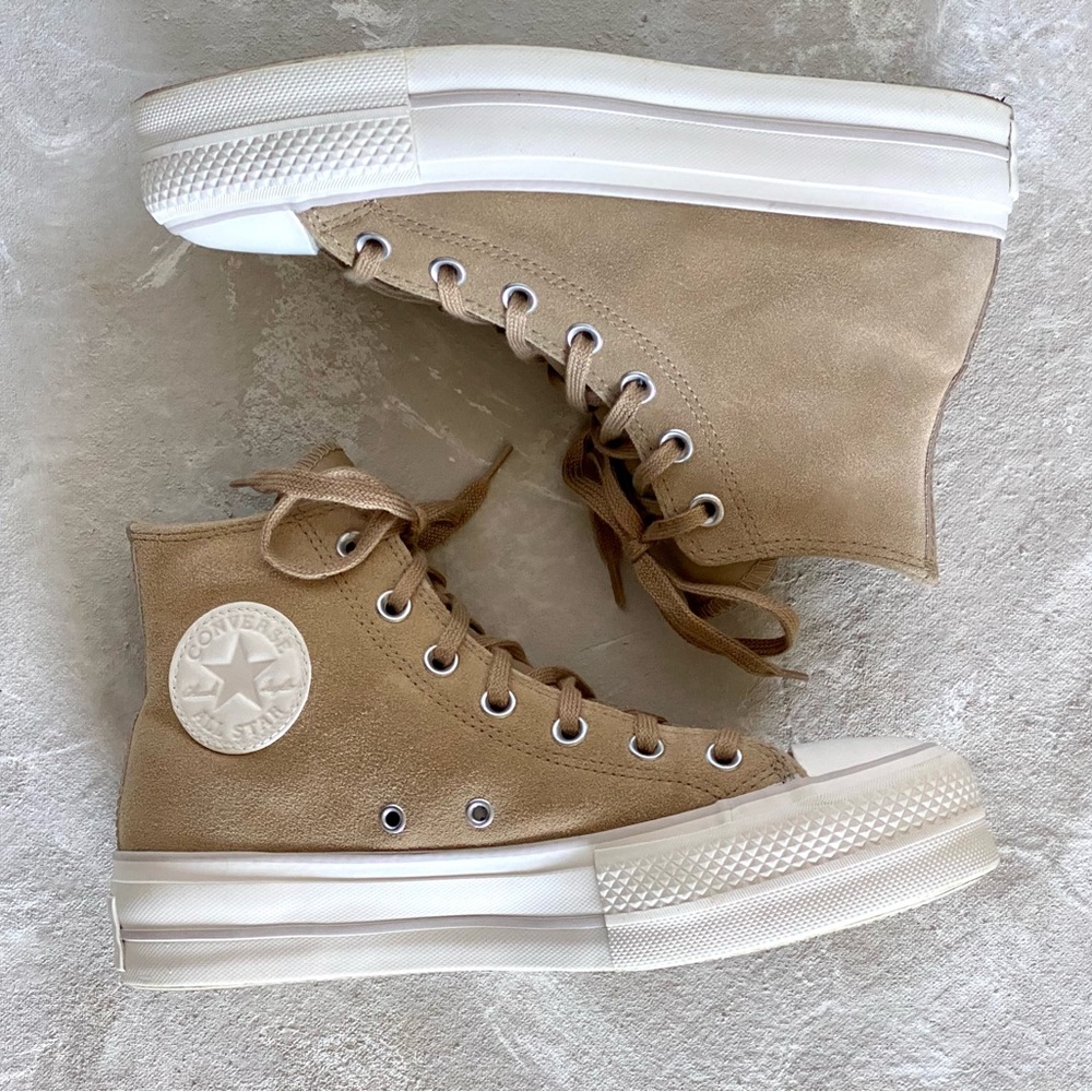 CONVERSE Chuck Taylor All Star Women’s Platform Size 8